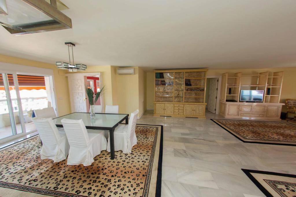 Penthouse With Private Pool, Hot Tub Jacuzzi With Sea Views And Chill-Out Zone, Close To The Sea Μαρμπέλλα Εξωτερικό φωτογραφία