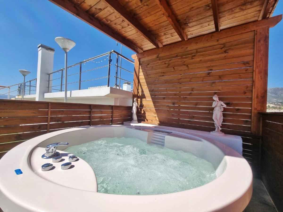 Penthouse With Private Pool, Hot Tub Jacuzzi With Sea Views And Chill-Out Zone, Close To The Sea Μαρμπέλλα Εξωτερικό φωτογραφία